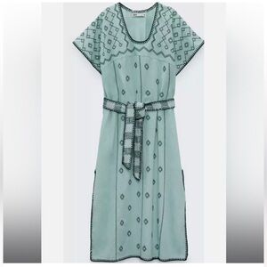 ZARA EMBROIDERED GREEN DRESS SIZE MEDIUM/LARGE